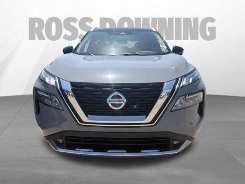 Used 2021 Nissan Rogue Platinum FWD image 2