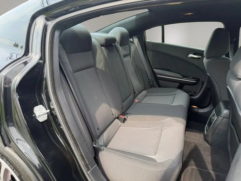 Used 2019 Dodge Charger SXT AWD/4WD image 3