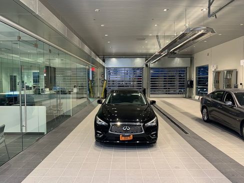 Used 2023 Lucid Air Pure AWD/4WD image 9