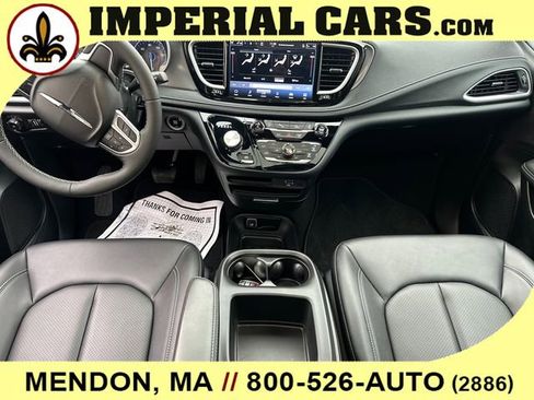 New 2026 Chrysler Pacifica Select FWD image 16