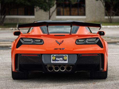 Used 2019 Chevrolet Corvette ZR1 RWD image 28