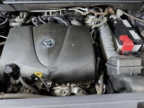 Used 2022 Toyota Highlander Platinum AWD/4WD image 32