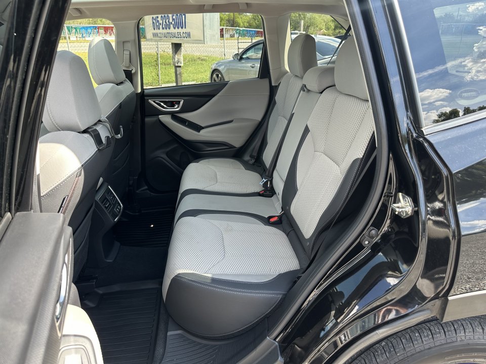 Used 2019 Subaru Forester Premium AWD/4WD image 18