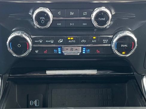 Used 2022 Ford F150 Lariat w/ Equipment Group 502A High AWD/4WD image 21