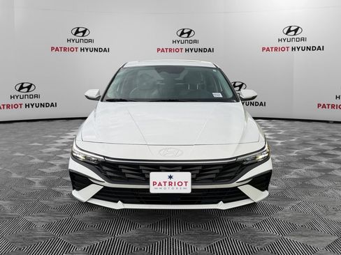 Certified 2026 Hyundai Elantra Limited FWD image 8