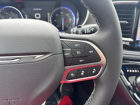 New 2027 Chrysler Pacifica Select AWD/4WD image 9