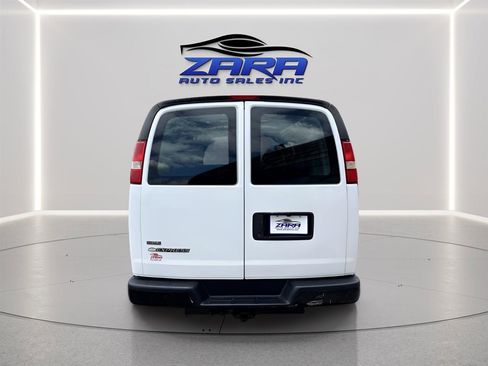 Used 2010 Chevrolet Express 2500 Extended RWD image 5