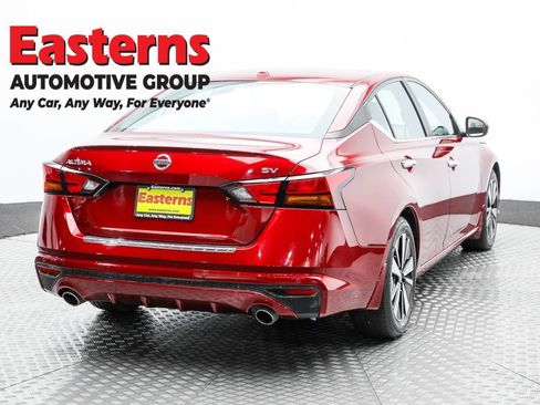 Used 2021 Nissan Altima 2.5 SV w/ SV Premium Package image 5