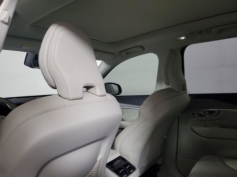 Certified 2024 Volvo XC90 T8 Plus w/ Protection Package AWD/4WD image 14
