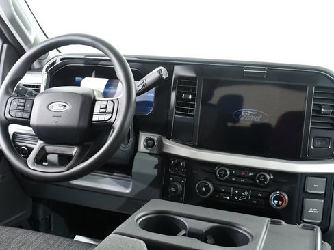 New 2026 Ford F350 XLT w/ XLT Premium Package AWD/4WD image 8