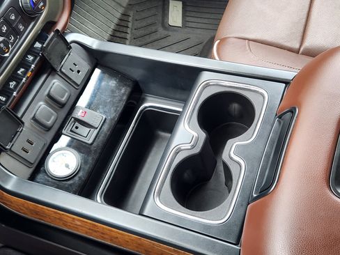 Used 2016 Chevrolet Silverado 2500 High Country w/ Duramax Plus Package image 16