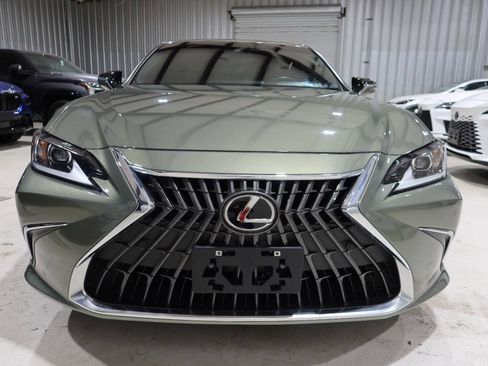 Used 2025 Lexus ES 300h w/ Premium Package FWD image 7