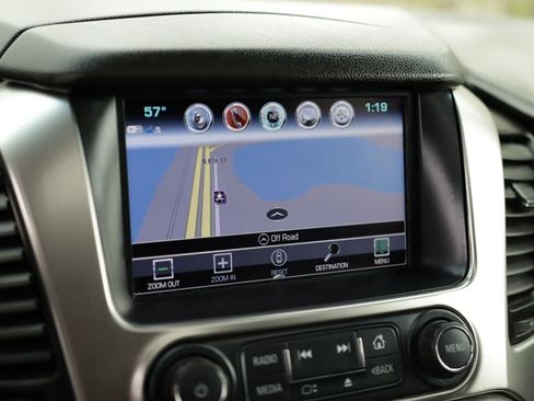 Used 2019 Chevrolet Suburban LT image 16