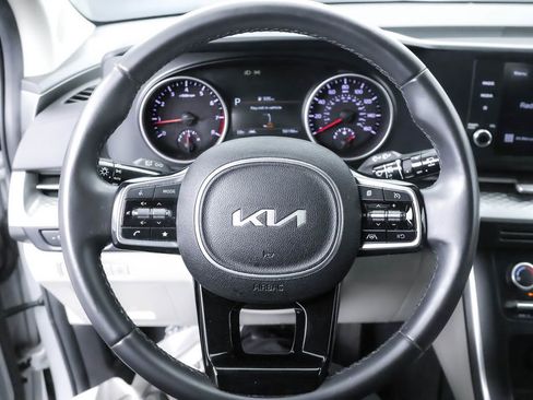 Used 2022 Kia Carnival LX image 15