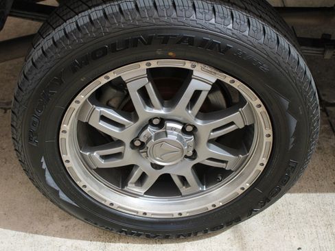 Used 2016 Toyota Tundra SR5 image 25