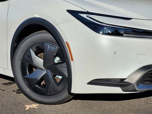 New 2026 Toyota Prius Plug-In Hybrid image 3