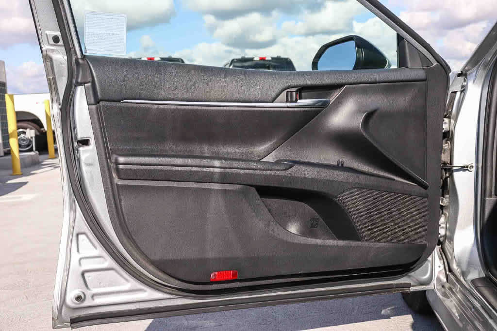 Used 2020 Toyota Camry LE w/ Carpet Mat Package FWD image 20