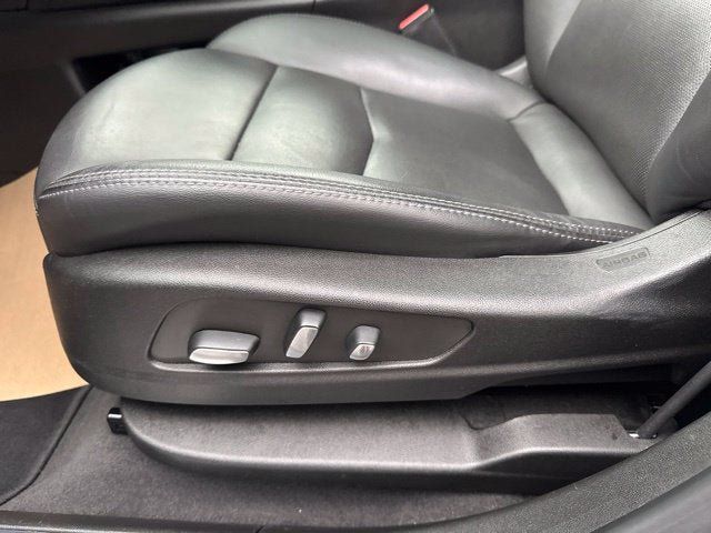 Used 2023 Cadillac XT5 Premium Luxury w/ Technology Package AWD/4WD image 10