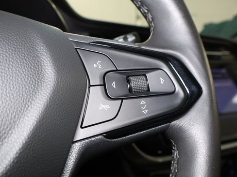 Used 2022 Chevrolet Bolt EUV LT w/ Comfort Package FWD image 21