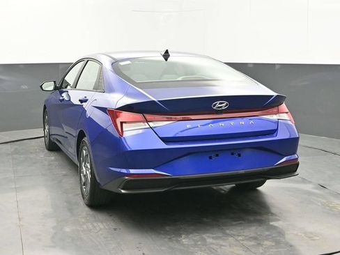 Used 2024 Hyundai Elantra SEL FWD image 4