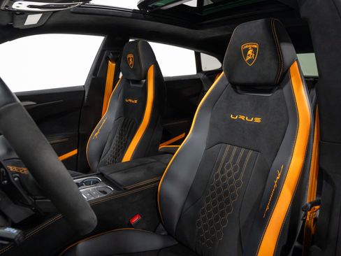 Used 2024 Lamborghini Urus Performante AWD/4WD image 44