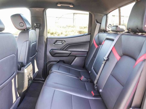 Used 2024 Chevrolet Colorado Z71 w/ Z71 Convenience Package 2 AWD/4WD image 22
