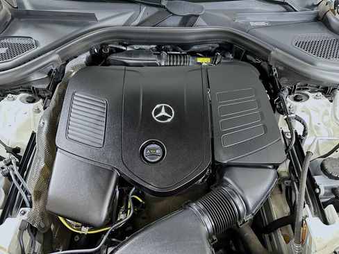 Used 2025 Mercedes-Benz GLC 300 image 29