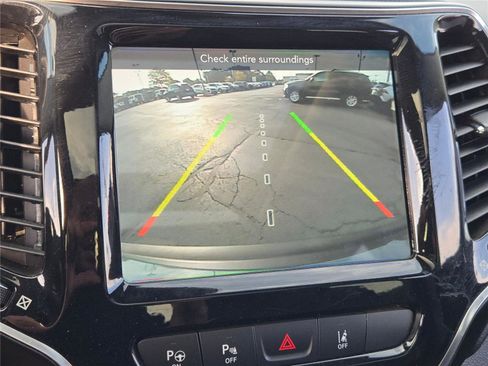 Certified 2021 Jeep Cherokee Limited w/ Mopar Interior Package image 31