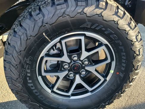 New 2026 Jeep Wrangler Unlimited Rubicon w/ Technology Group image 22