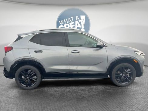 Used 2024 Buick Encore GX Sport Touring image 2