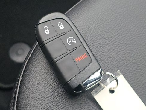 New 2026 Jeep Compass Latitude image 32