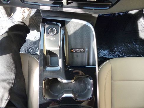 Used 2025 Buick Enclave Preferred FWD image 41