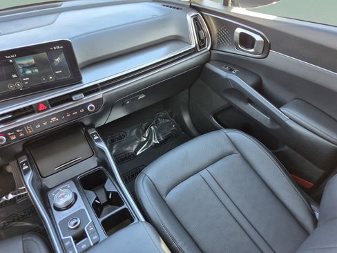 Used 2025 Kia Sorento EX w/ EX Panoramic Sunroof Package FWD image 14