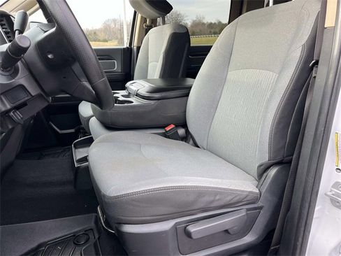 Used 2019 RAM 3500 Big Horn image 29