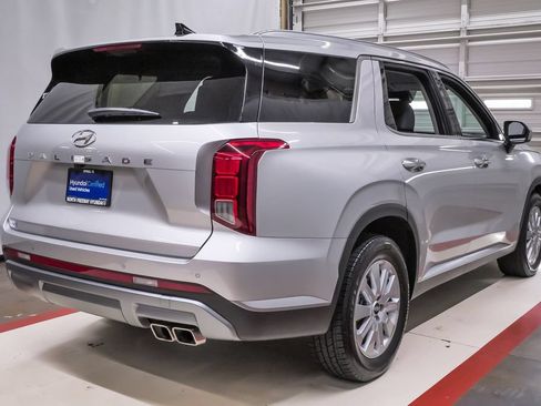 Certified 2025 Hyundai Palisade SEL FWD image 6