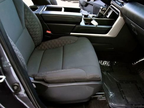 Used 2022 Toyota Tundra SR5 w/ SR5 Convenience Package image 11