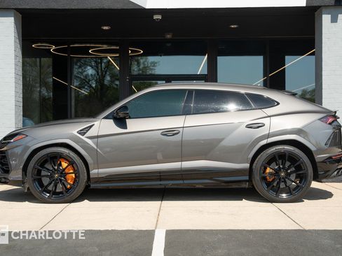 Used 2021 Lamborghini Urus AWD/4WD image 7