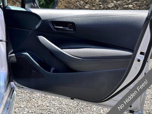 Used 2022 Toyota Corolla LE FWD image 17