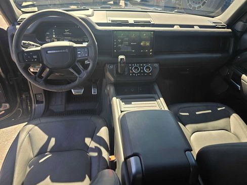 Used 2023 Land Rover Defender 110 V8 AWD/4WD image 19