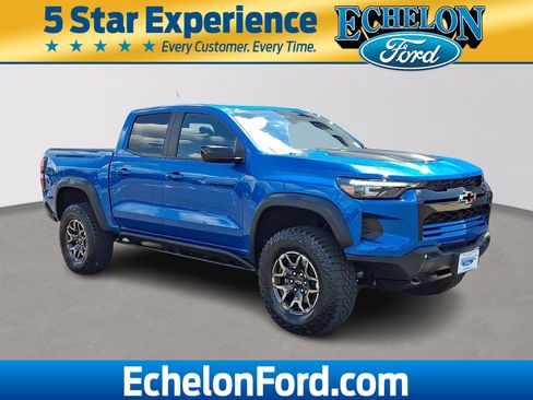 Used 2024 Chevrolet Colorado ZR2 w/ ZR2 Convenience Package III AWD/4WD image 1