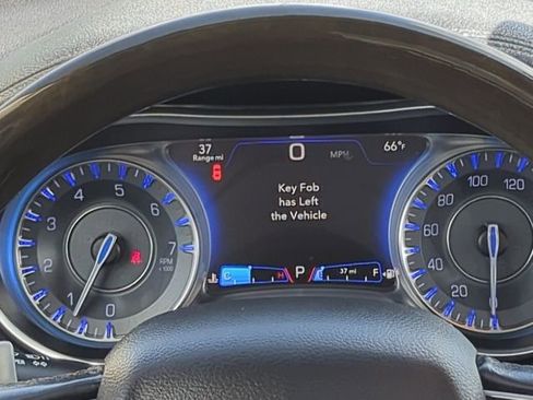 Used 2015 Chrysler 300 C w/ Light Group RWD image 15