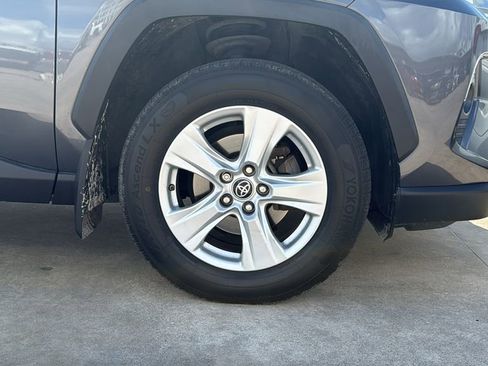 Used 2019 Toyota RAV4 XLE FWD image 7