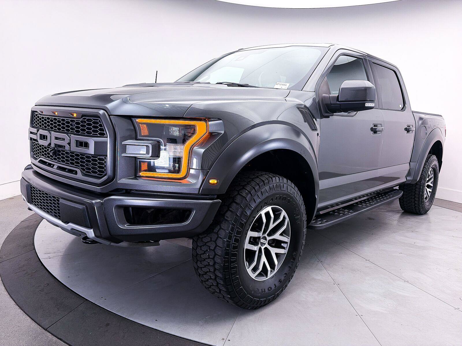 Used 2017 Ford F150 Raptor w/ Equipment Group 802A Luxury AWD/4WD image 3