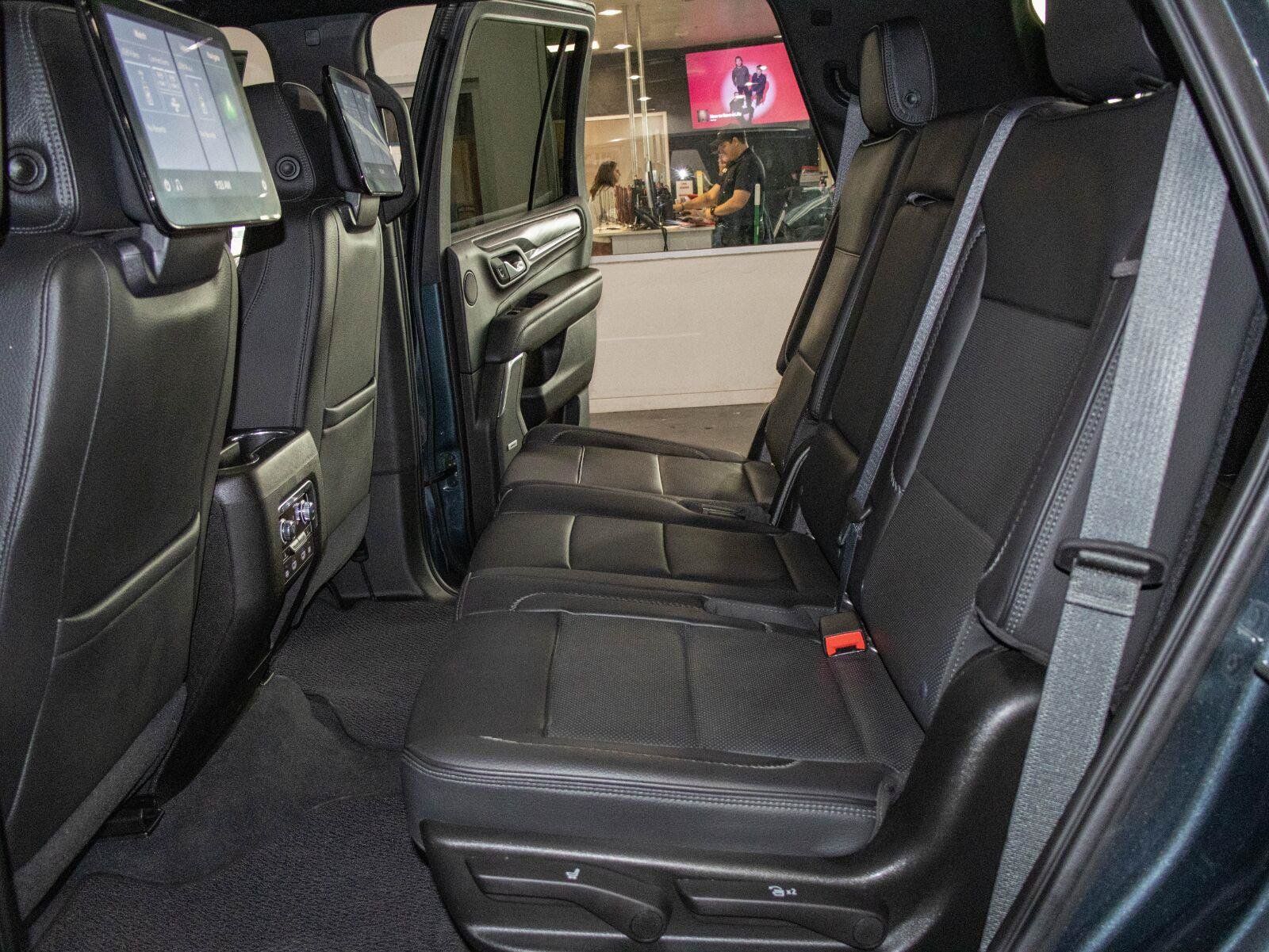 Used 2021 GMC Yukon Denali w/ Denali Ultimate Package AWD/4WD image 16