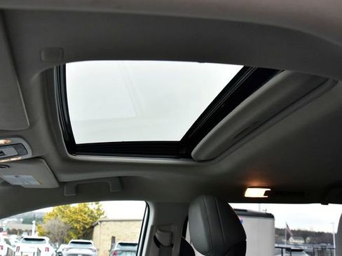 Certified 2024 Toyota Sienna XLE image 11