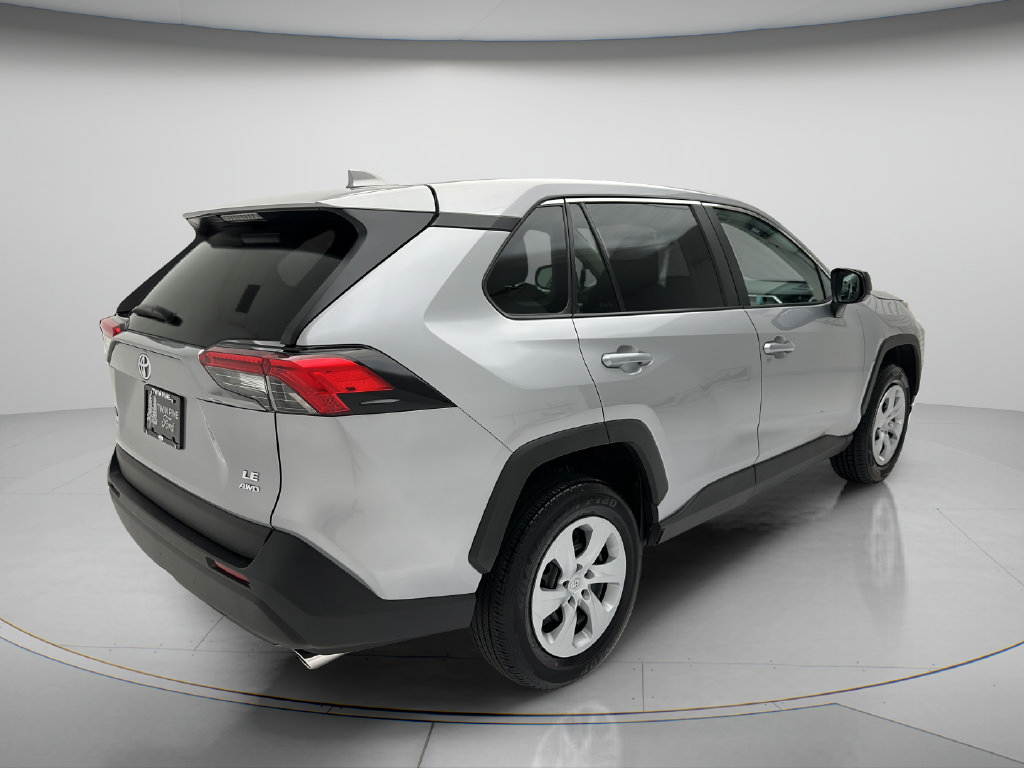 Used 2025 Toyota RAV4 LE AWD/4WD image 5