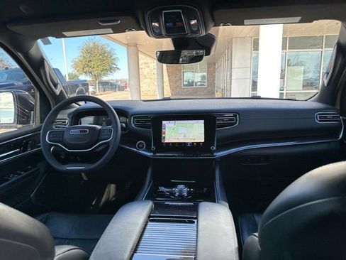 Used 2023 Jeep Wagoneer 4WD image 25