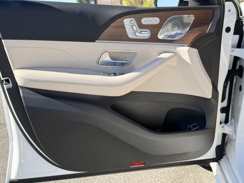 New 2025 Mercedes-Benz GLE 580 4MATIC image 16