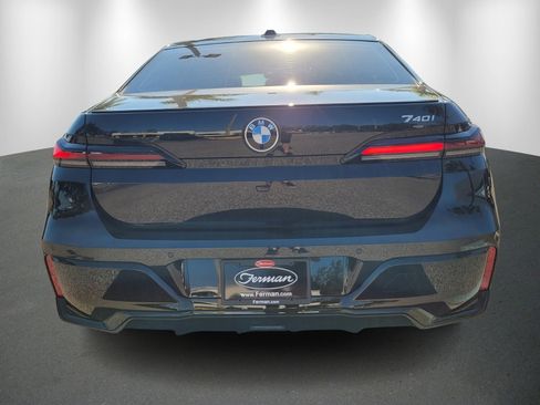Used 2026 BMW 740i w/ Executive Package image 6