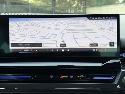 Used 2025 BMW 530i w/ M Sport Package image 29